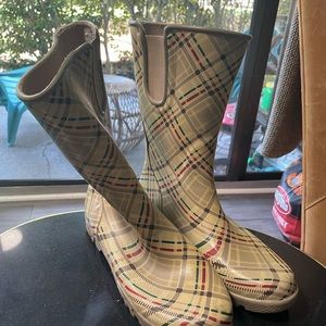 Sperry Size 9 Rainboots